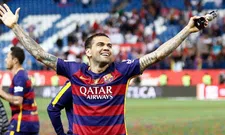 Thumbnail for article: 'Dani Alves (38) kan er geen genoeg van krijgen en biedt zich aan bij Barça'