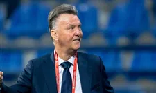 Thumbnail for article: Oranje in hoek waar de klappen vallen: Van Gaal belandt in rolstoel