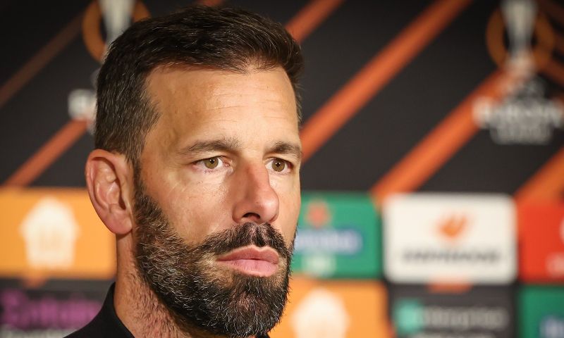 Gemengde Gevoelens Bij Van Nistelrooij: 'Dat Het Team Baalt, Is Een ...