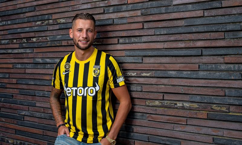 'Fitte' Dijks meldt zich op trainingsveld in Arnhem: 'Beetje een valse start'