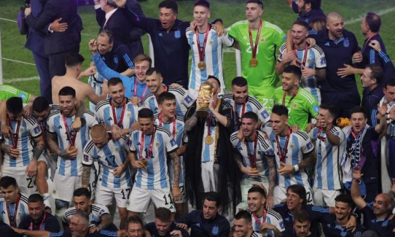 De internationale pers zag een waanzinnige finale met Messi als winnaar