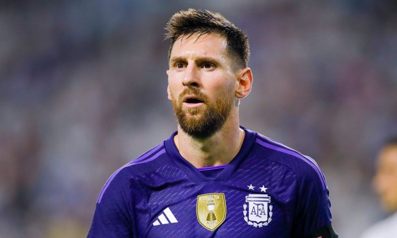 Rafael van der Vaart looft Lionel Messi