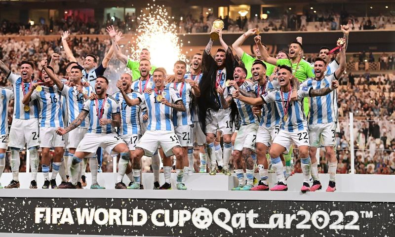 van der sar feliciteert tagliafico en martínez