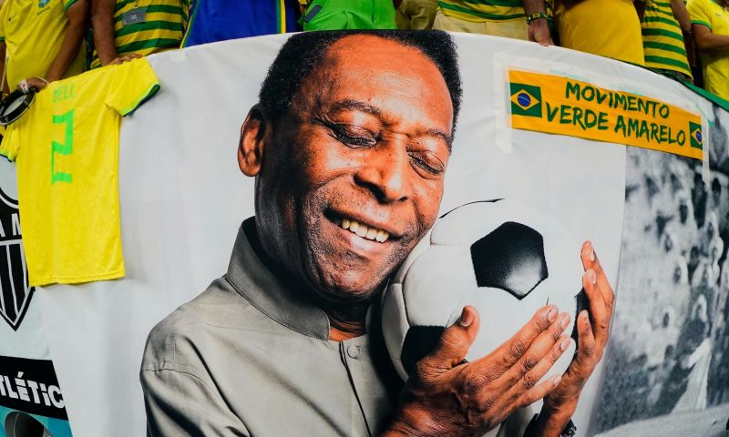 Pelé met Kerstmis in ziekenhuis