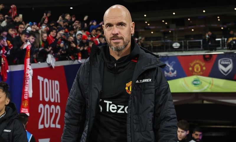 Ten Hag omzeilt vragen over Gakpo met lach: 'Dat kun je over veel spelers zeggen'