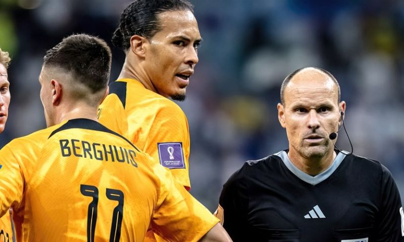Pikant weerzien Frenkie en Memphis: Lahoz aangesteld als arbiter bij duel Barça