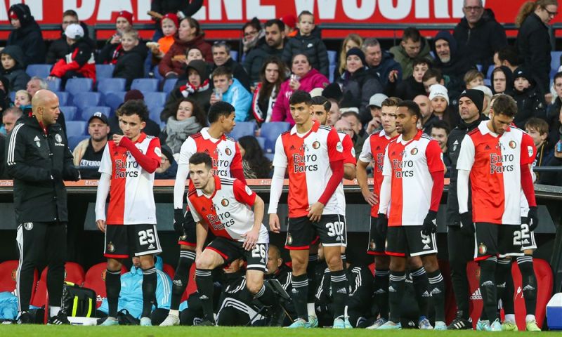 Feyenoord ontdoet zich in benefietduel kinderlijk eenvoudig van FC Emmen