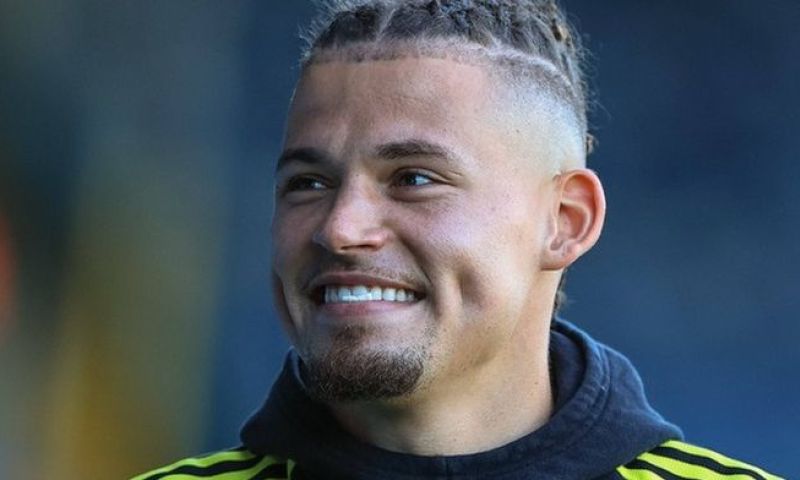 Kalvin Phillips kreeg een spreekkoor om de oren tijdens terugkeer bij Leeds