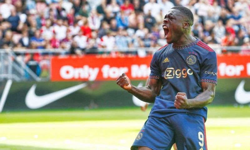 ajax wint ruim van telstar dankzij hattrick brobbey