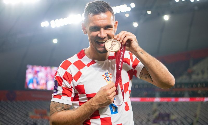 lovren ziet ijzersterk wk bekroond met toptransfer naar frankrijk