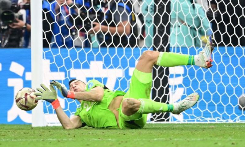 Unai Emery zette Emiliano Martínez op de bank tegen Tottenham Hotspur
