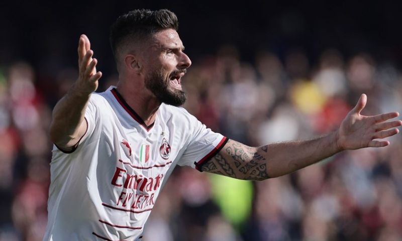 'Zoektocht Man United gaat verder: Giroud hoopt op contractverlenging bij Milan'