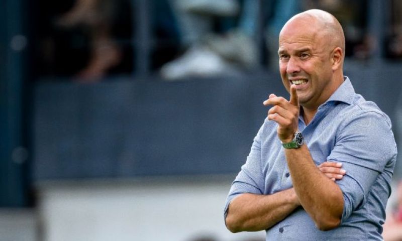 Arne Slot wil niet te veel kwijt over Ramiz Zerrouki en andere eventuele transfers