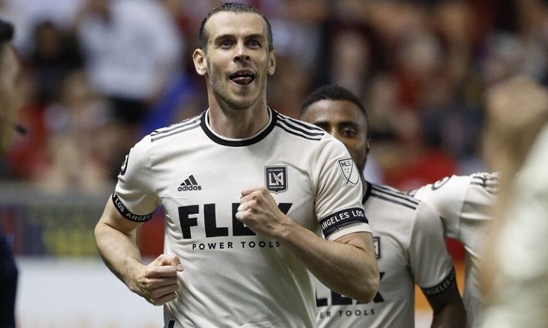 bale stopt per direct als profvoetballer