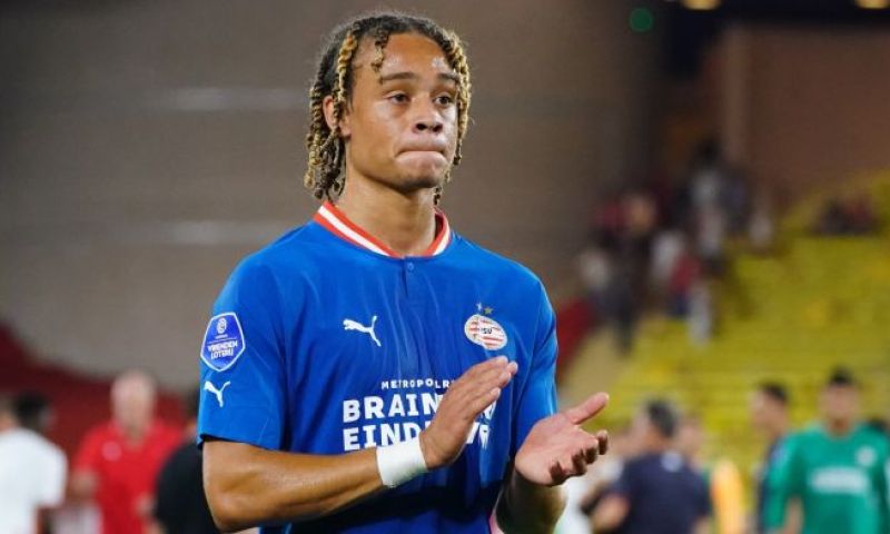 Xavi Simons reageert na de wedstrijd van PSV in de beker tegen Sparta Rotterdam