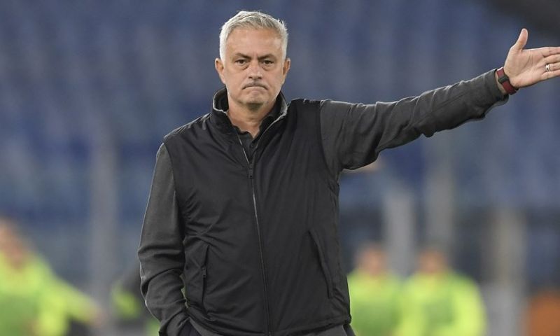 Mourinho verklapt Portugees aanbood: 'Wil de voorzitter van de bond bedanken'