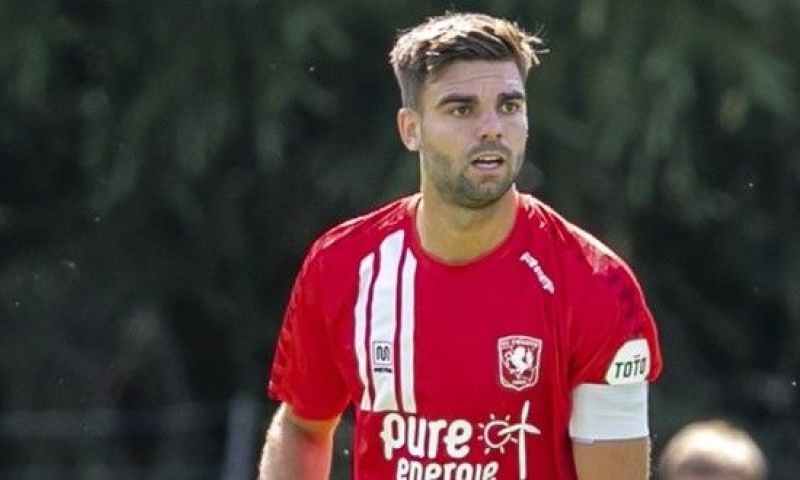 Robin Pröpper reageert na afloop van de wedstrijd tussen Ajax en FC Twente