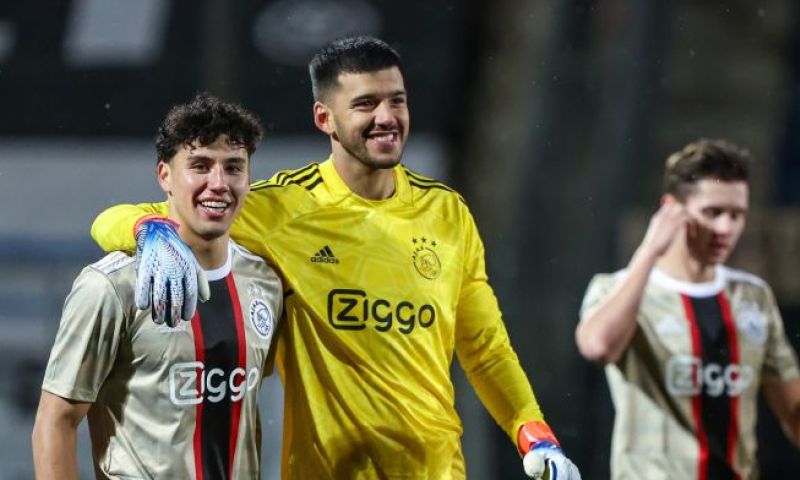 Gerónimo Rulli start bij Ajax tegen FC Twente samen met Brian Brobbey en Álvarez