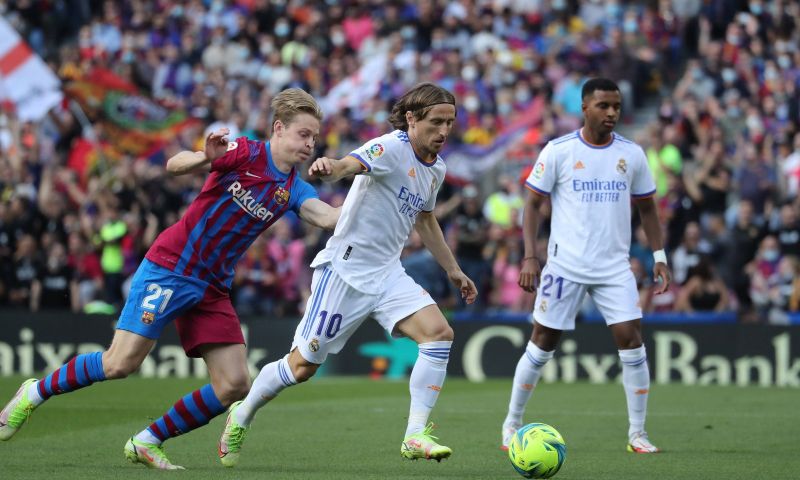 Frenkie de Jong en Luka Modric staan in de basis bij Clásico tussen Barça en Real