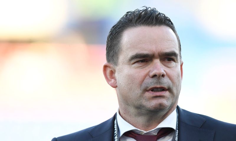 'Overmars weer gespot op De Bosuil: directeur voetbalzaken hervat werkzaamheden'