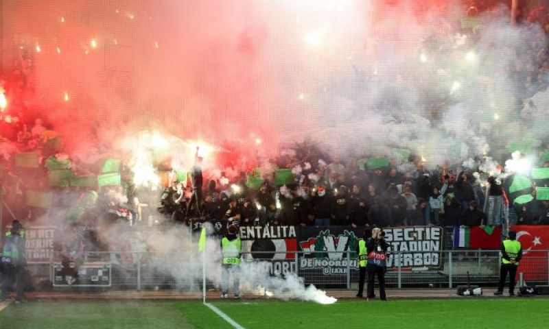 De politie heeft elf mannen uit de harde kern van Feyenoord opgepakt