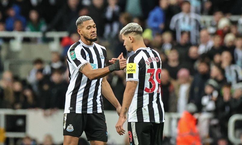 Newcastle speelt gelijk, Werder Bremen vernederd