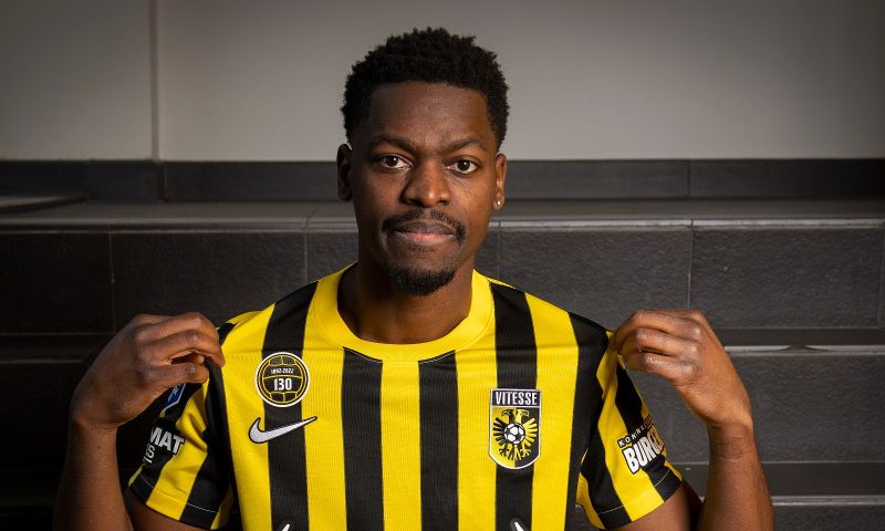 Isimat-Mirin koos door oude bekende voor Vitesse: 'Elkaar altijd blijven volgen'