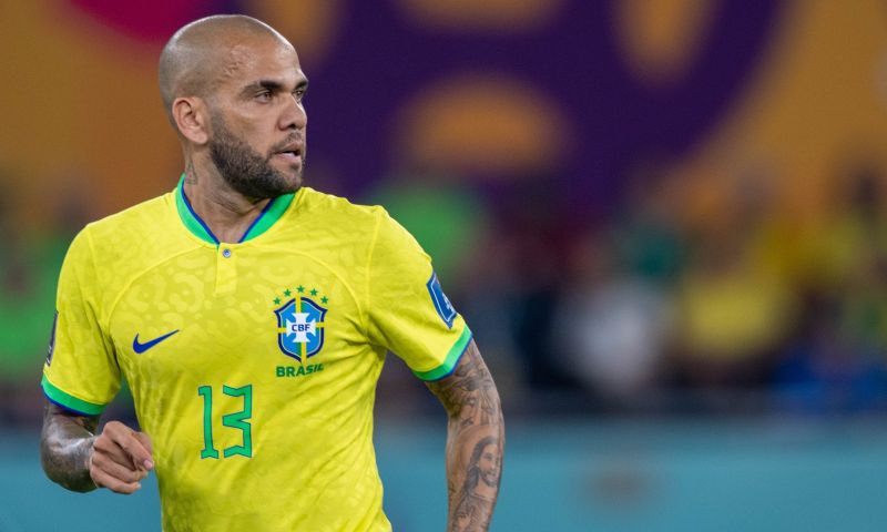 Problemen stapelen zich op voor Alves: Pumas zet de verdediger op straat