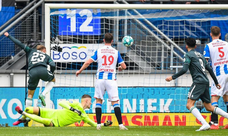 Heerenveen wint Derby van het Noorden mede dankzij Sarr en Noppert