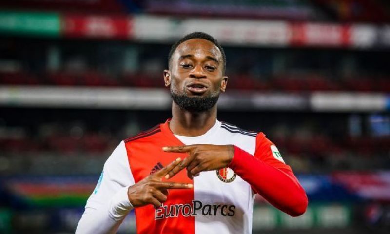 Arne Slot ging in op de rechtsbackpositie van Feyenoord