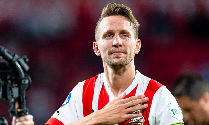 Luuk de Jong reageert na de zege van PSV op Go Ahead Eagles