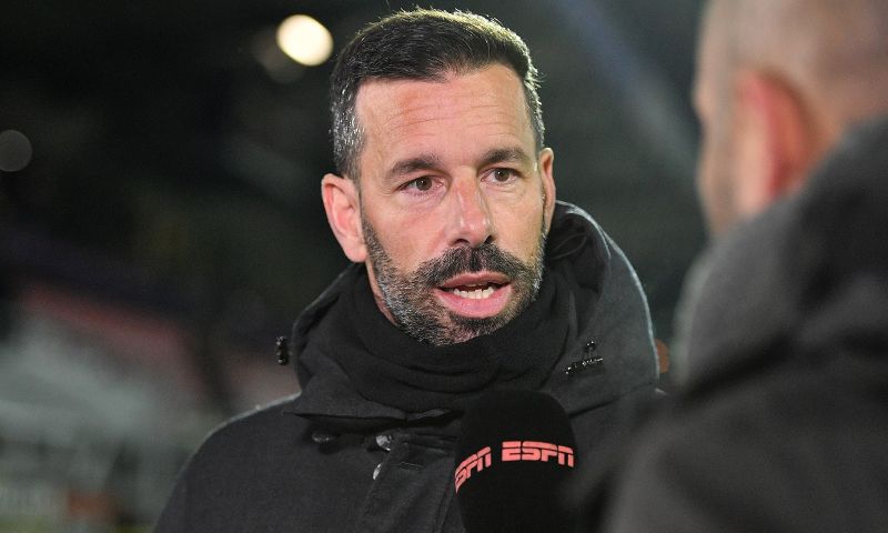 Ruud van Nistelrooij zet Joey Veerman in de basis om kansen te creëren bij PSV