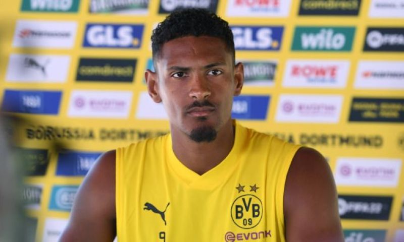 Borussia Dortmund wint van Bayer Leverkusen met Sébastien Haller