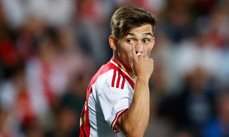'Conceição is een jeugdspelertje, hij kan het niveau van Ajax 1 niet aan'