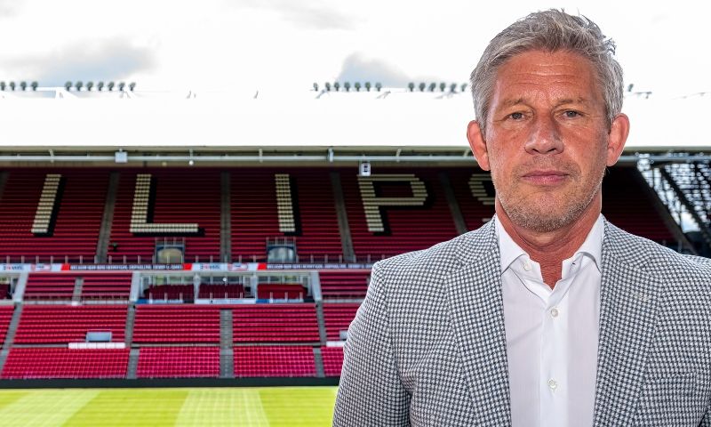PSV maakt pas op de plaats: 'We moeten ons niet spiegelen aan Ajax'