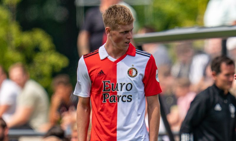 Feyenoord verlengt met jeugdspeler Groen (18): 'Let's hunt for more goals now'