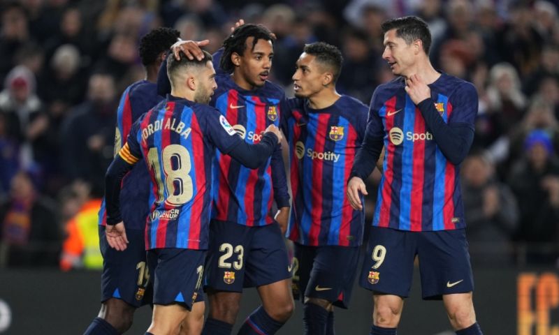 FC Barcelona wint van Sevilla na de misstap van Real Madrid tegen Mallorca