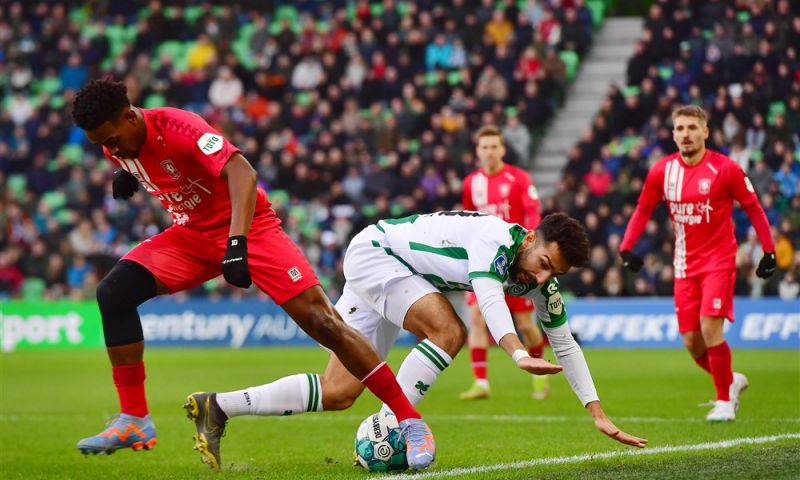 Gelijkspel in Groningen: Twente verzuimt in te lopen op Feyenoord, AZ en PSV