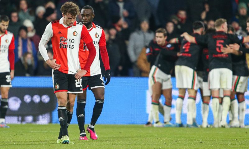 Mossou: 'Vier goals tegen krijgen in de Kuip tegen NEC is natuurlijk beroerd' 