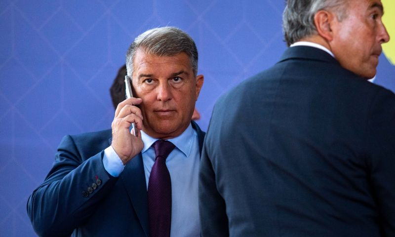 Zelfingenomen Laporta meldt goed nieuws: 'Wij hebben Barça financieel gered'