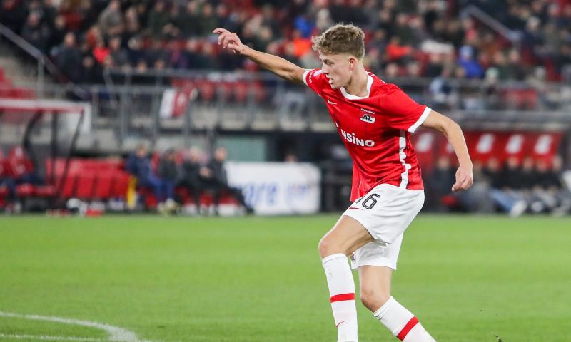 Sven Mijnans scoorde twee keer namens AZ tegen Excelsior in de Eredivisie