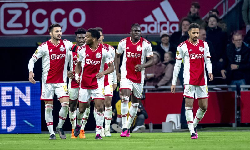 ajax blijft winnen onder heitinga zege op rkc