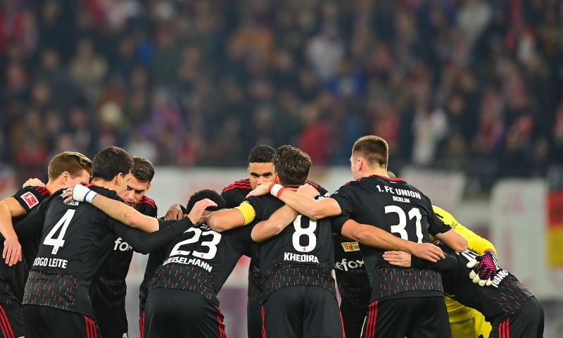 Union drijft de spot met zichzelf