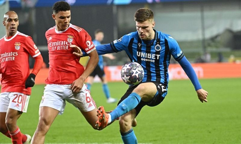 Club Brugge van Lang en Meijer verliest in eigen huis van Schmidts Benfica