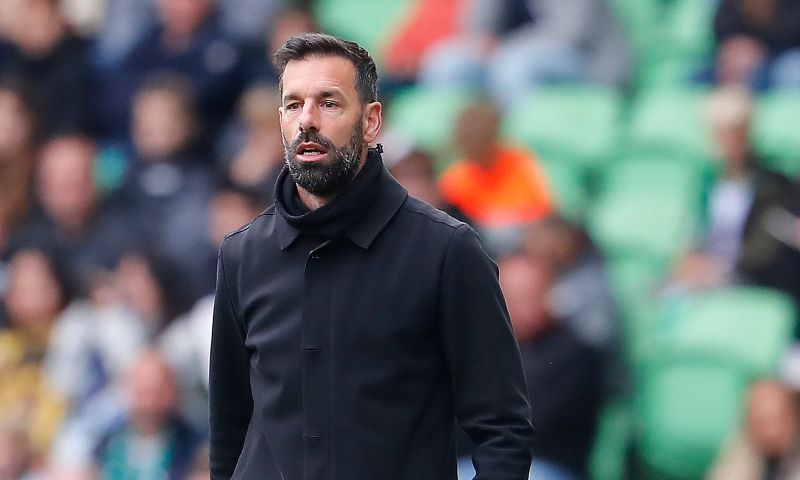 Van Nistelrooij onder de indruk: 'Zij zijn de koningen van de Europa League'