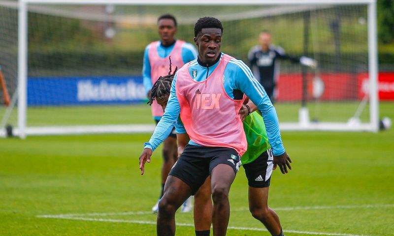 'Conteh wil contract Feyenoord laten ontbinden'