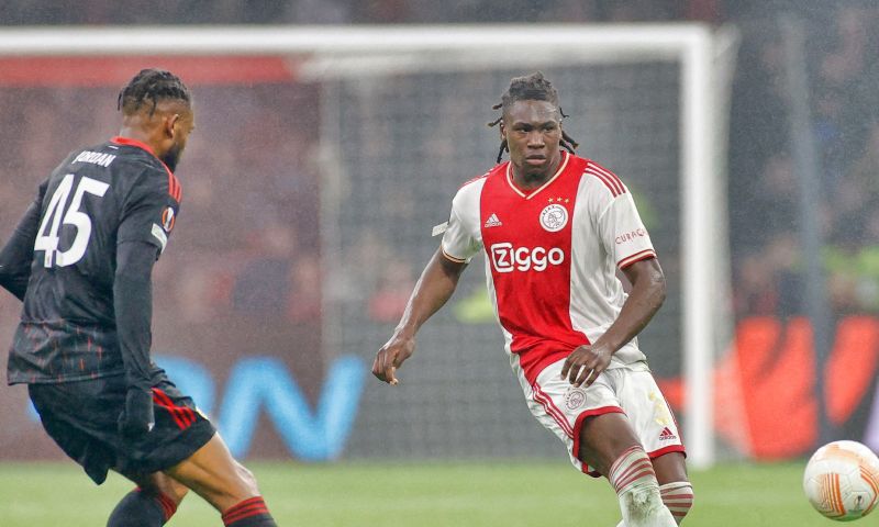 Kieft laakt opbouw Ajax