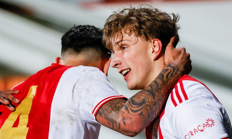 Godts scoort direct voor Jong Ajax