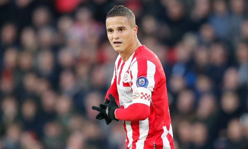 Afellay ziet PSV als een kaartenhuis in elkaar zakken: 'Geven zo veel ruimte weg'