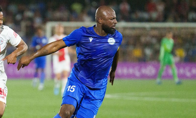 'FC Groningen heeft gewenste versterking binnen: Willems tekent contract'